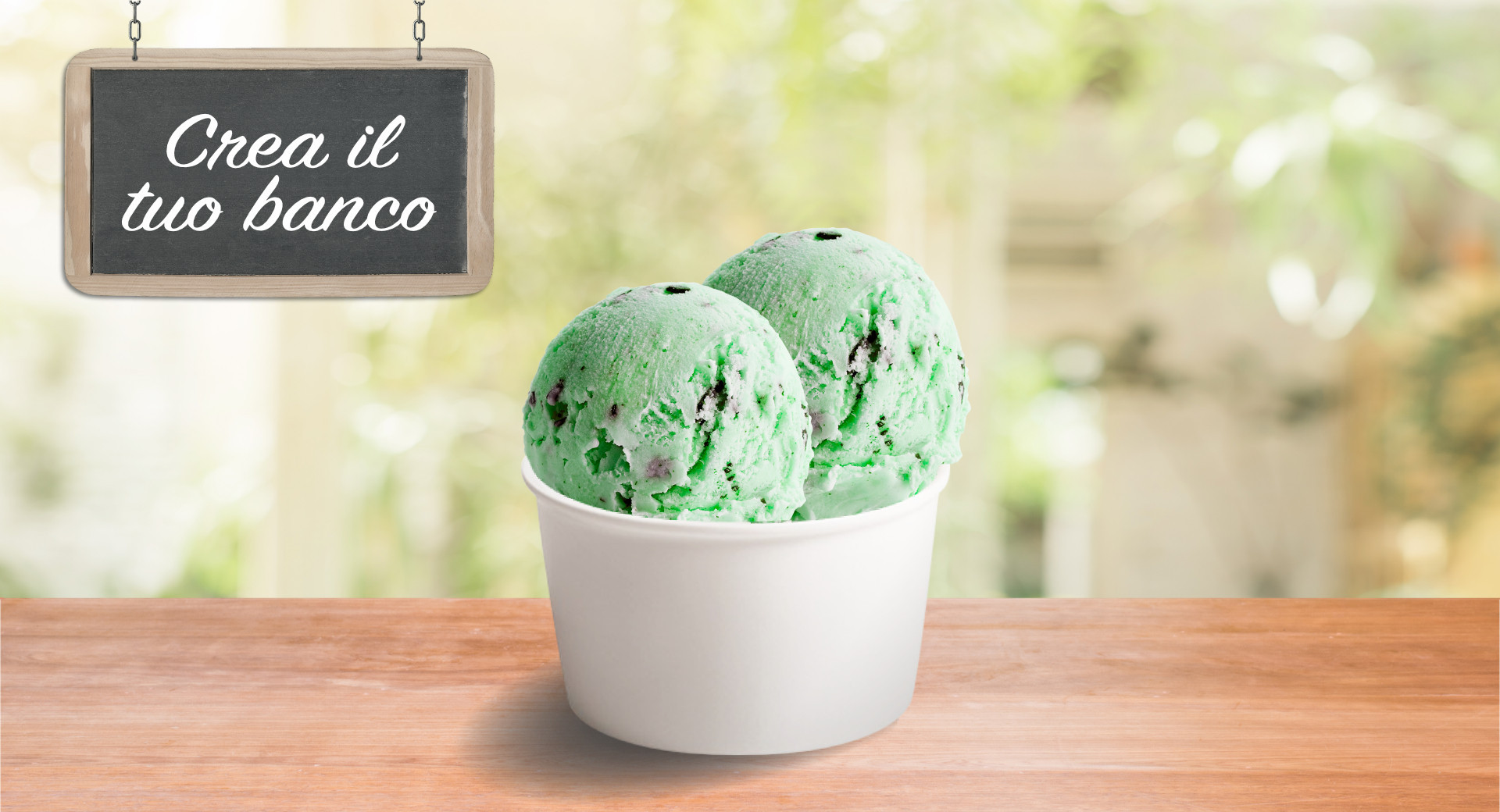 Create your gelato! Mint and chocolate.